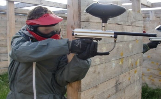  Paintball in Coreeze auf einem bebauten Feld 